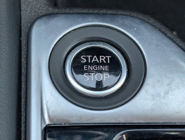 Used 2025 Nissan Sentra SR w/ SR Premium Package image 25