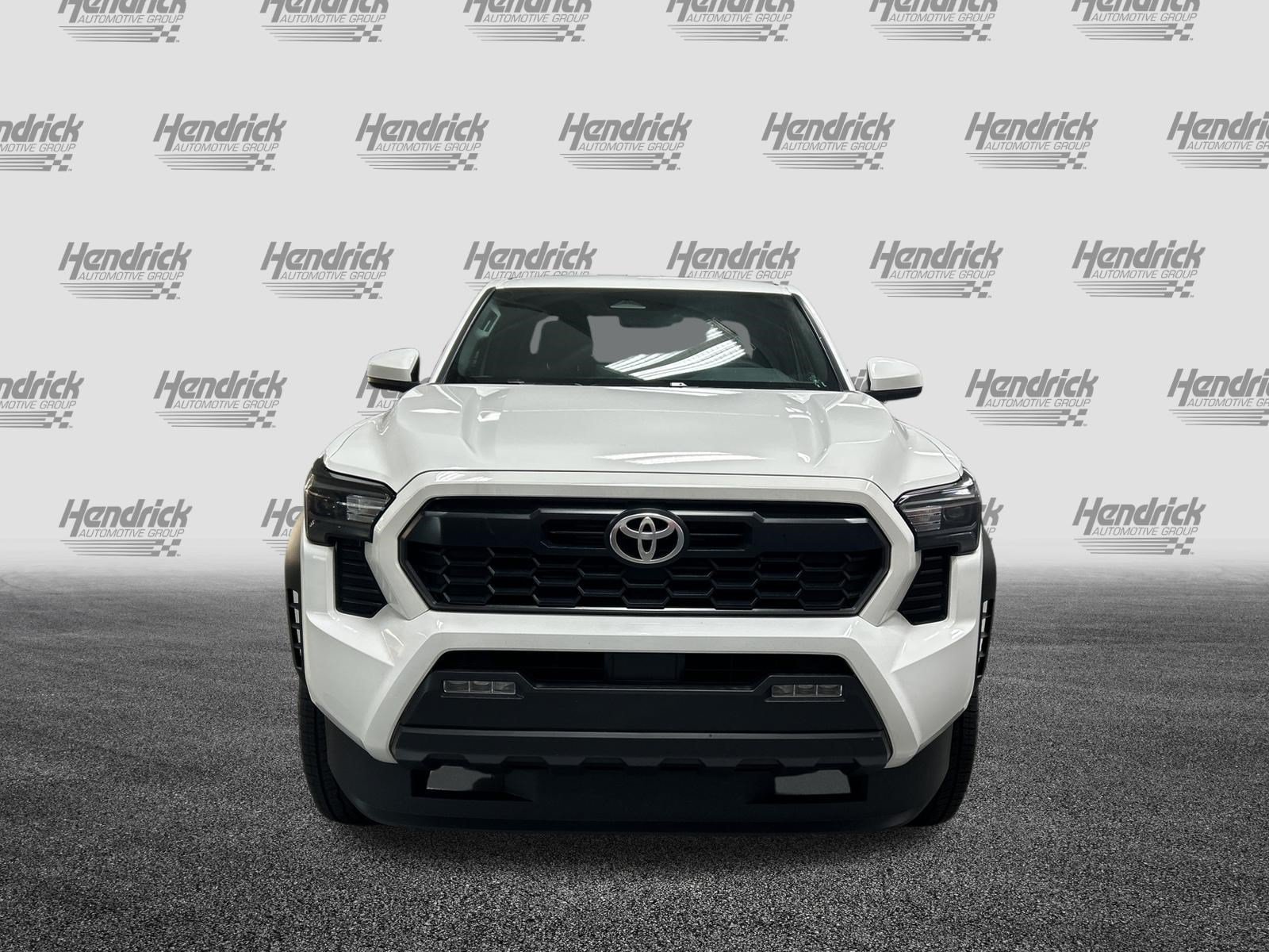 Certified 2025 Toyota Tacoma TRD Off-Road AWD/4WD image 3