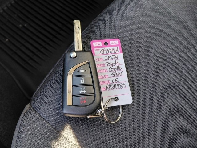 Used 2024 Toyota Corolla LE image 32