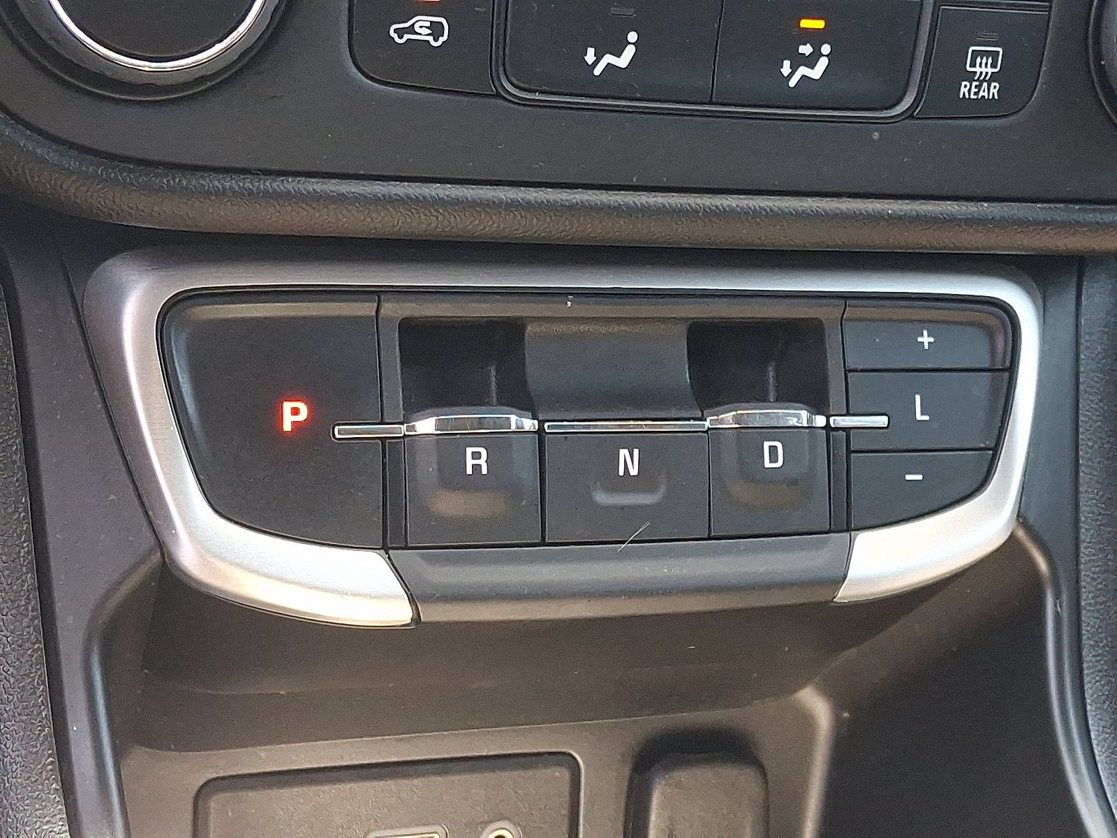 Used 2023 GMC Terrain SLE w/ Elevation Edition AWD/4WD image 15