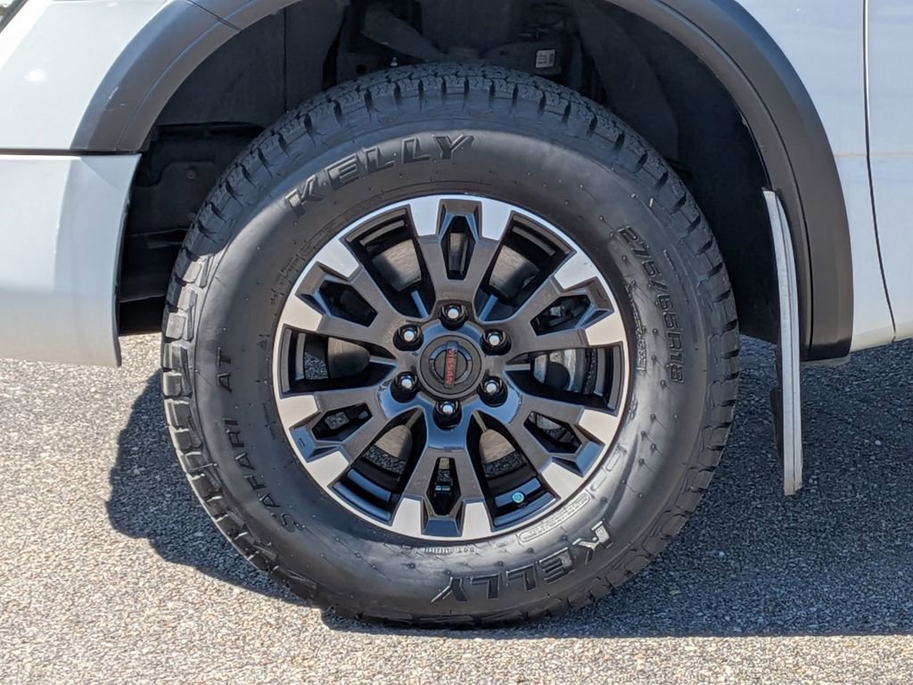 Used 2021 Nissan Titan PRO-4X w/ Pro-4x Convenience Package image 11