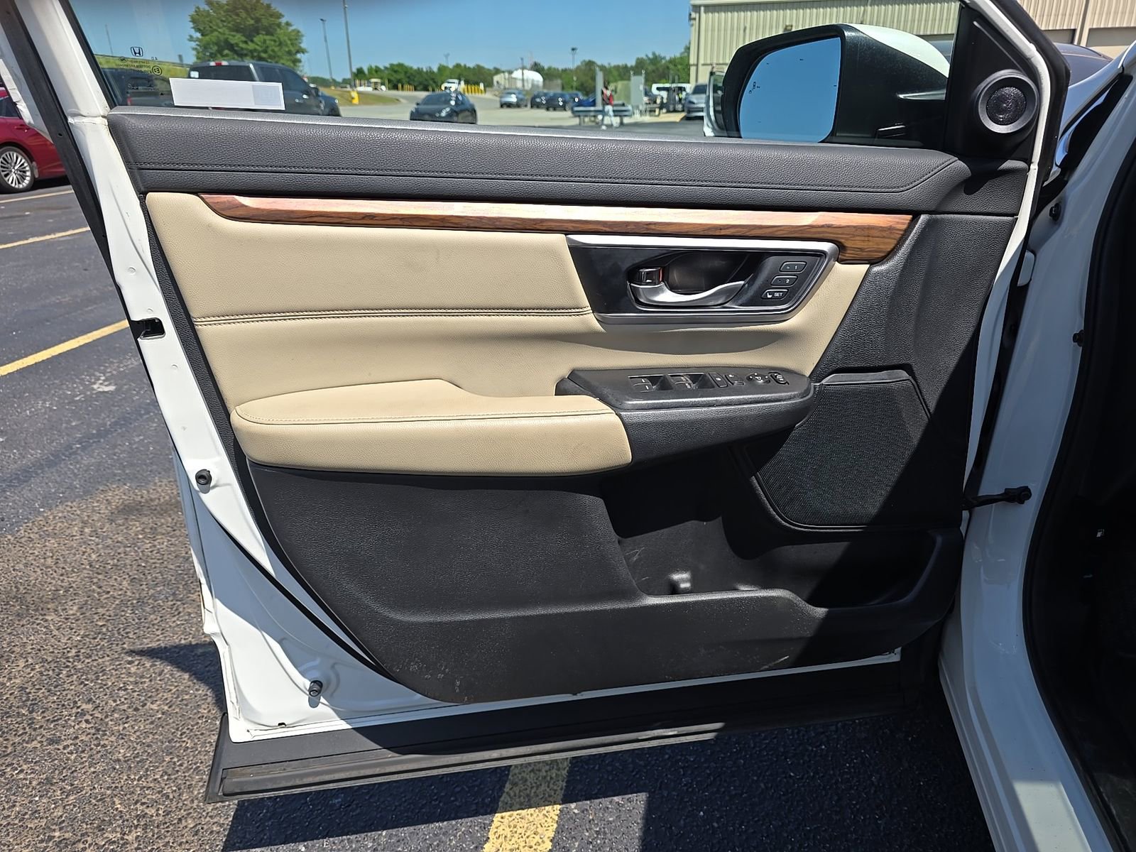 Used 2018 Honda CR-V Touring image 16