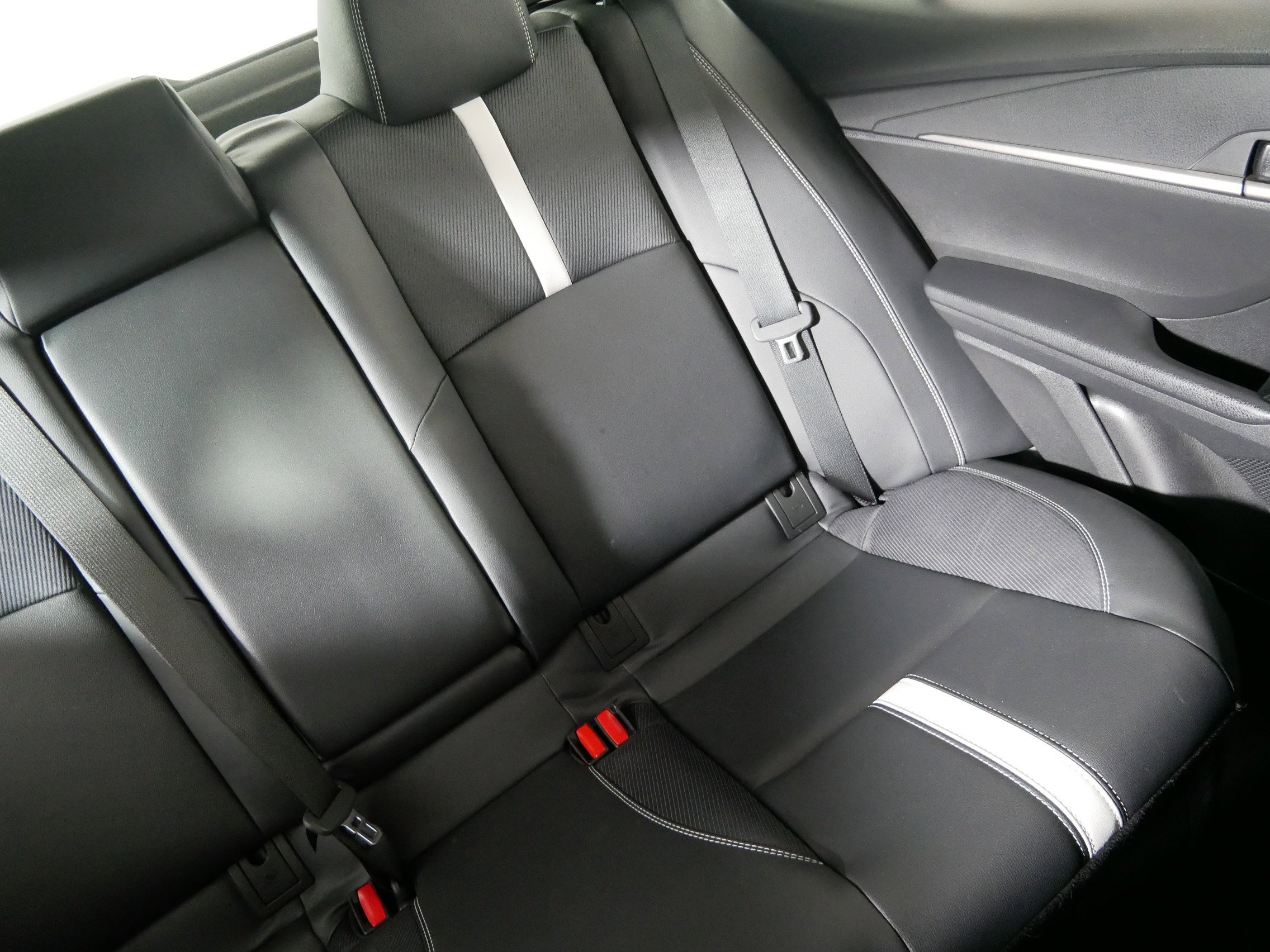 Used 2025 Toyota Camry SE FWD image 14