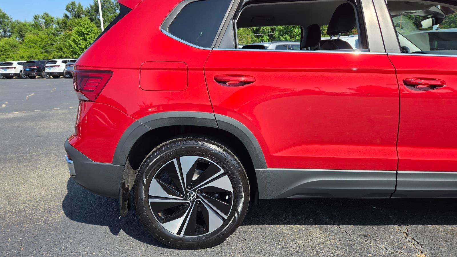 Certified 2024 Volkswagen Taos SE AWD/4WD image 12