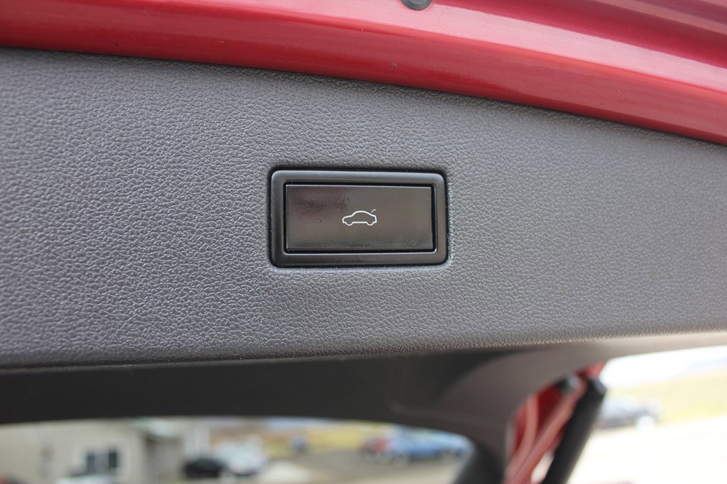 Used 2019 Volkswagen Tiguan SEL image 44