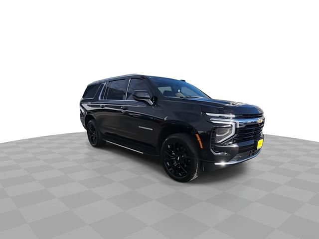 Used 2025 Chevrolet Suburban LS image 2
