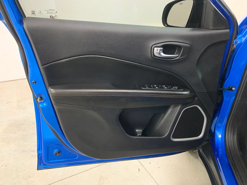 Used 2019 Jeep Compass Limited AWD/4WD image 18