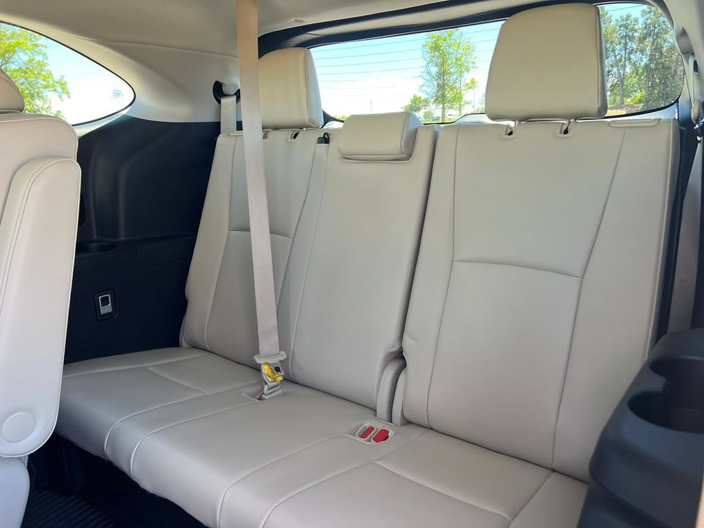 Used 2022 Toyota Highlander Limited AWD/4WD image 5