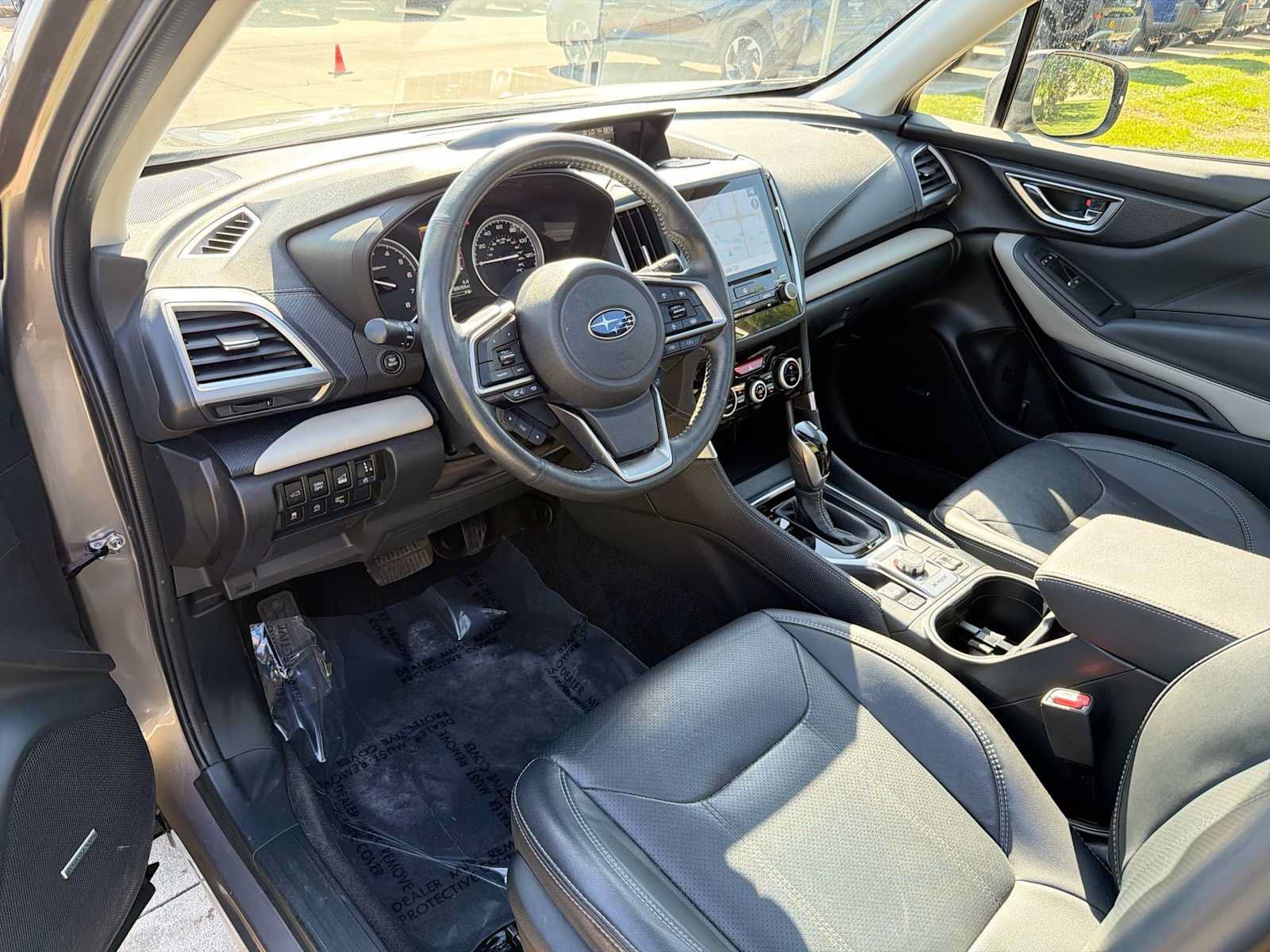 Used 2023 Subaru Forester Limited AWD/4WD image 2