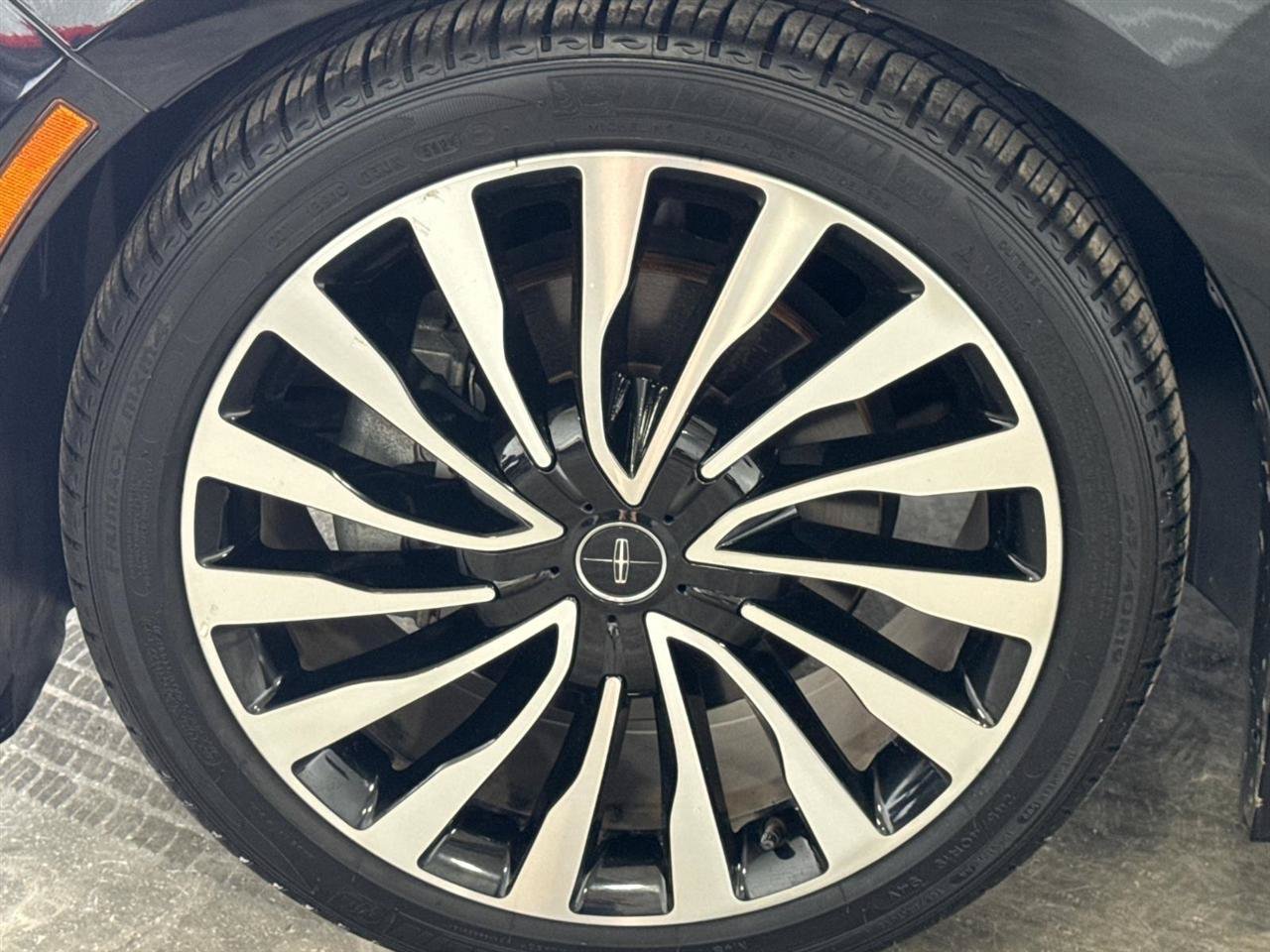 Used 2018 Lincoln MKZ Black Label w/ Technology Package AWD/4WD image 27