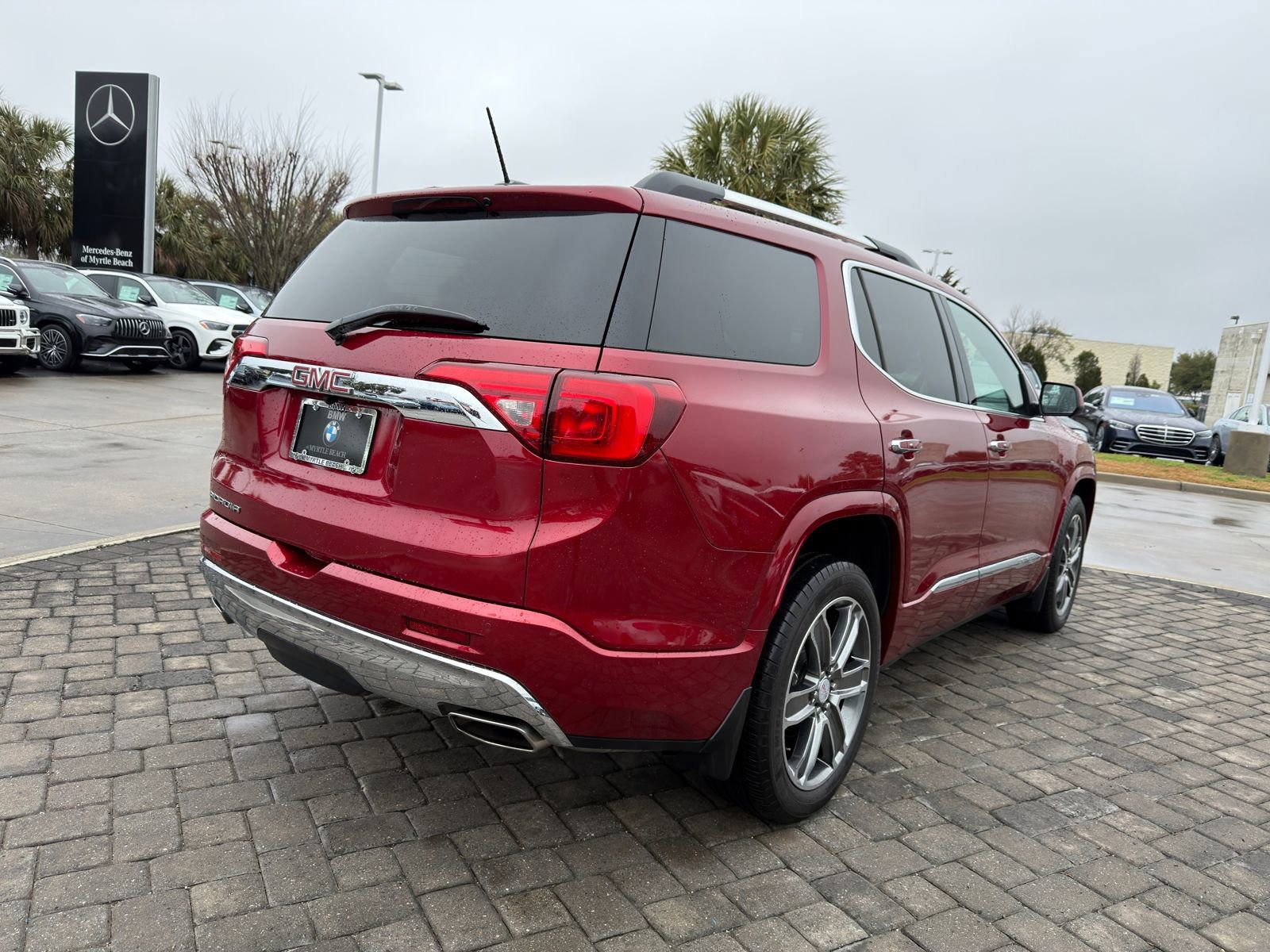 Used 2019 GMC Acadia Denali w/ Technology Package FWD image 8