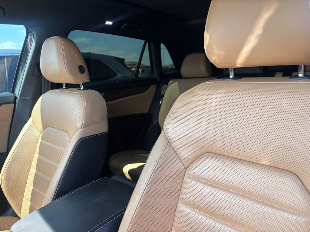 Used 2024 Volkswagen Atlas Cross Sport SEL R-Line image 12