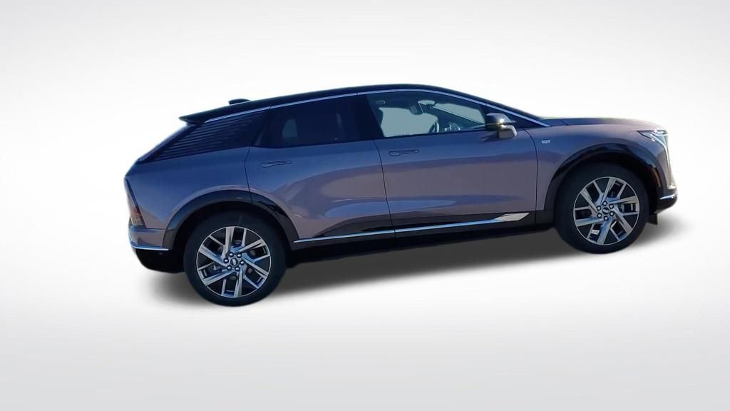 New 2026 Cadillac Optiq Luxury 1 image 7