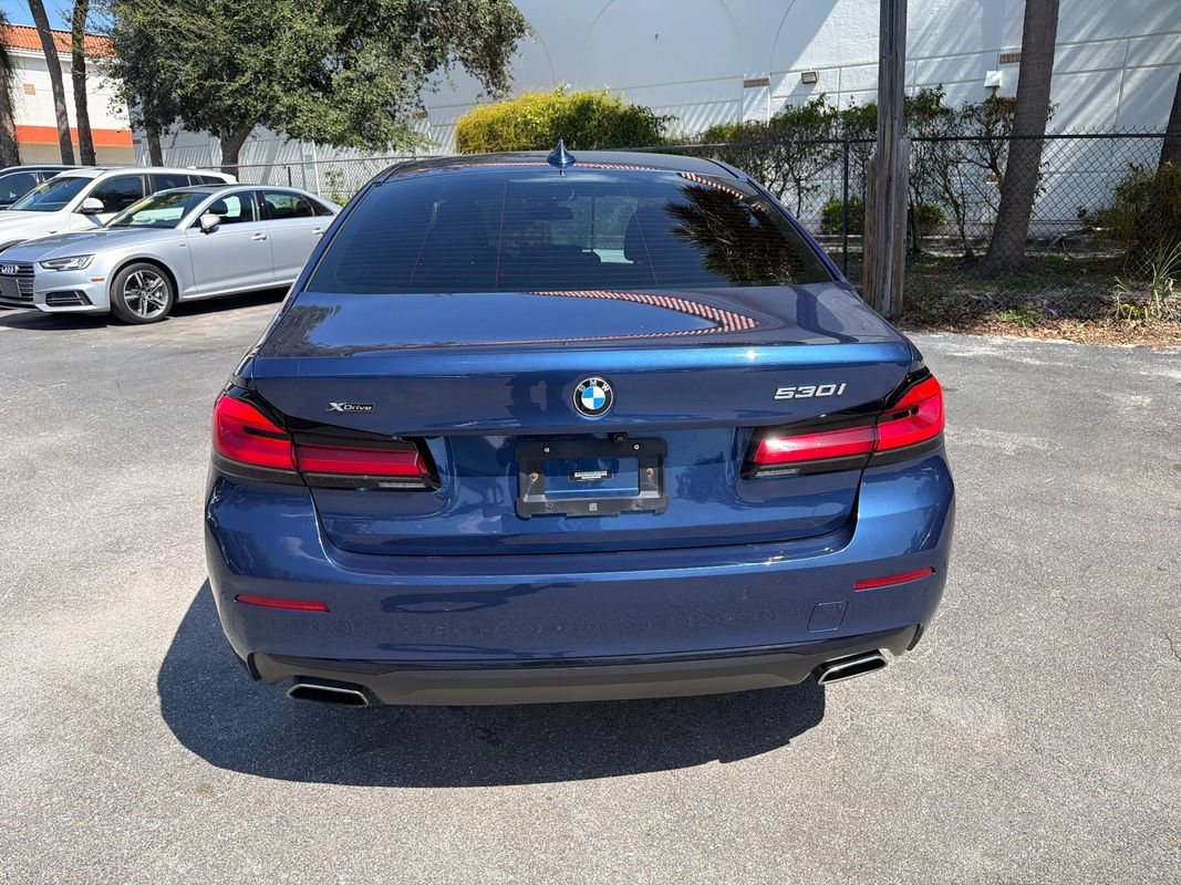 Used 2022 BMW 530i xDrive w/ Premium Package AWD/4WD image 4