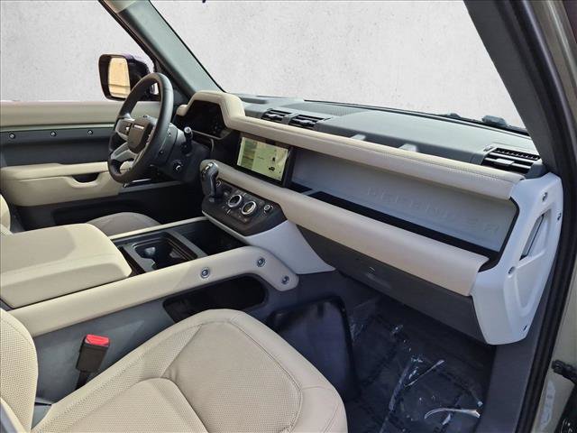 Used 2024 Land Rover Defender 110 SE AWD/4WD image 24
