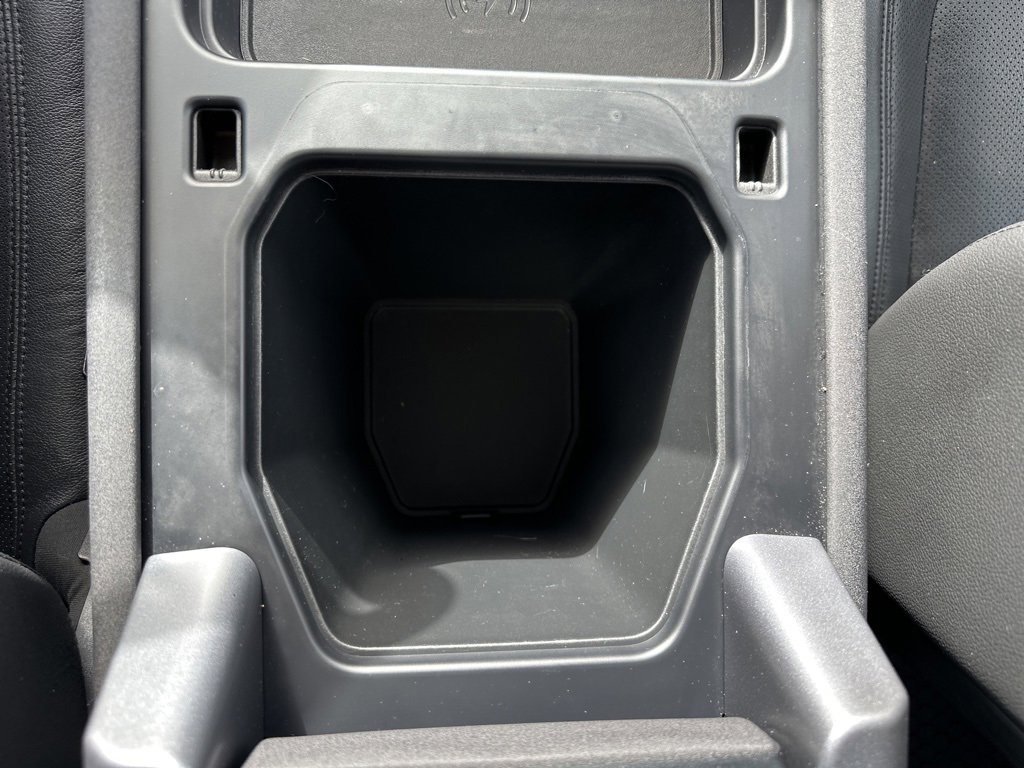 Used 2023 Land Rover Defender 110 S image 8