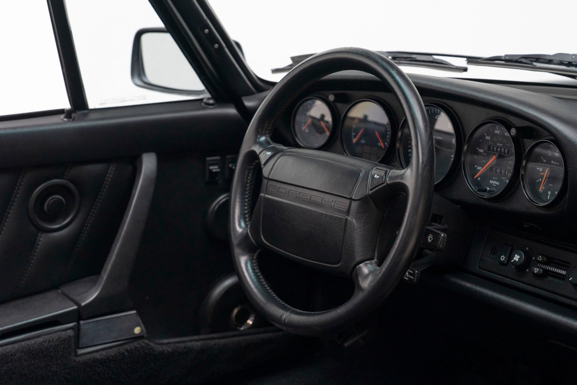 Used 1991 Porsche 911 Carrera RWD image 25