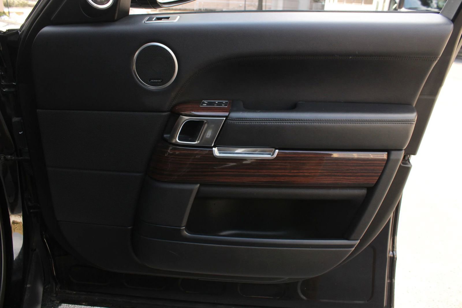 Used 2016 Land Rover Range Rover Supercharged AWD/4WD image 26