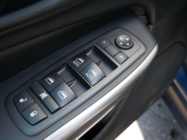 Used 2020 Jeep Cherokee Limited AWD/4WD image 17