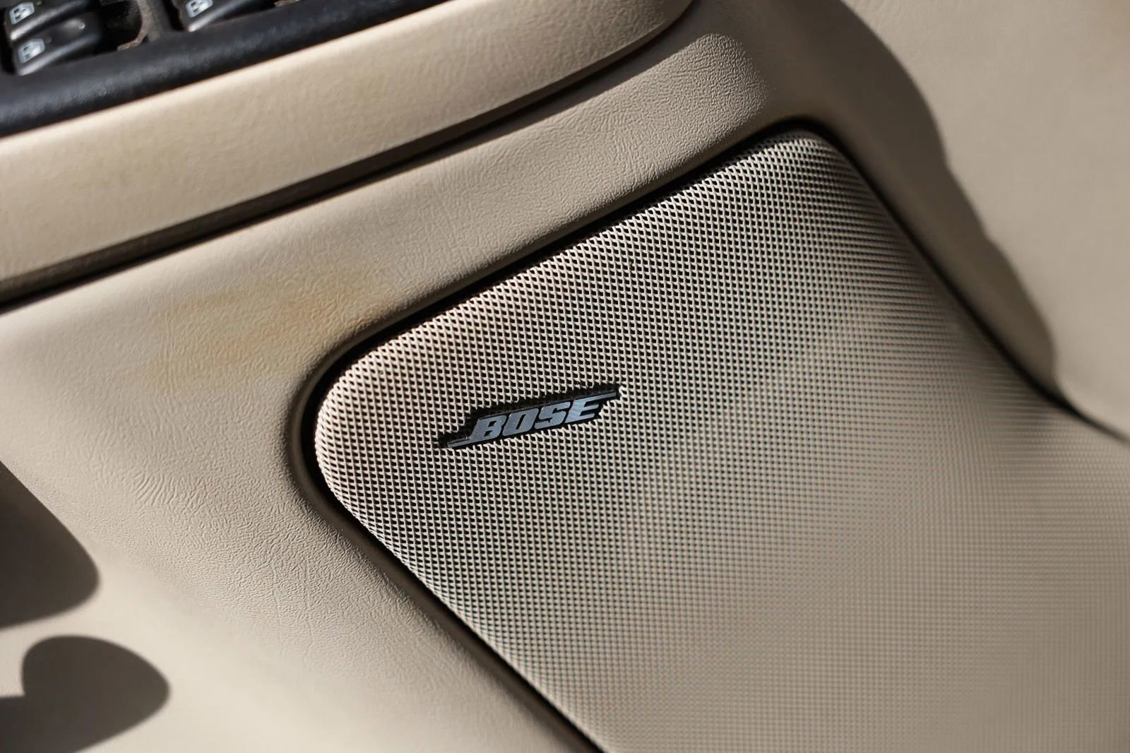 Used 2005 Cadillac Escalade EXT image 41