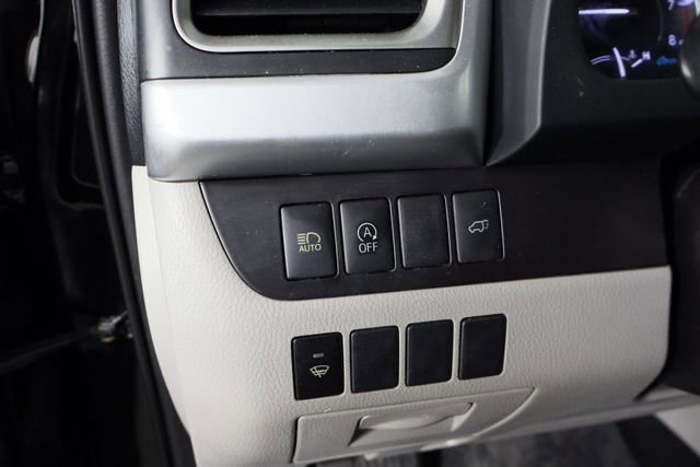 Used 2019 Toyota Highlander XLE AWD/4WD image 23