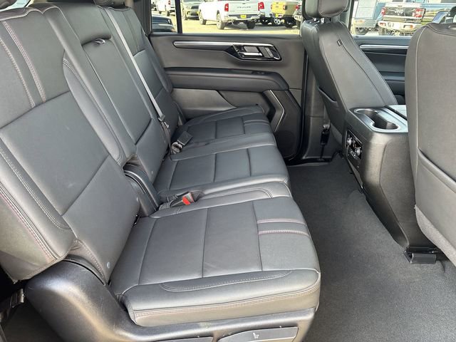 Used 2025 Chevrolet Suburban RST image 14