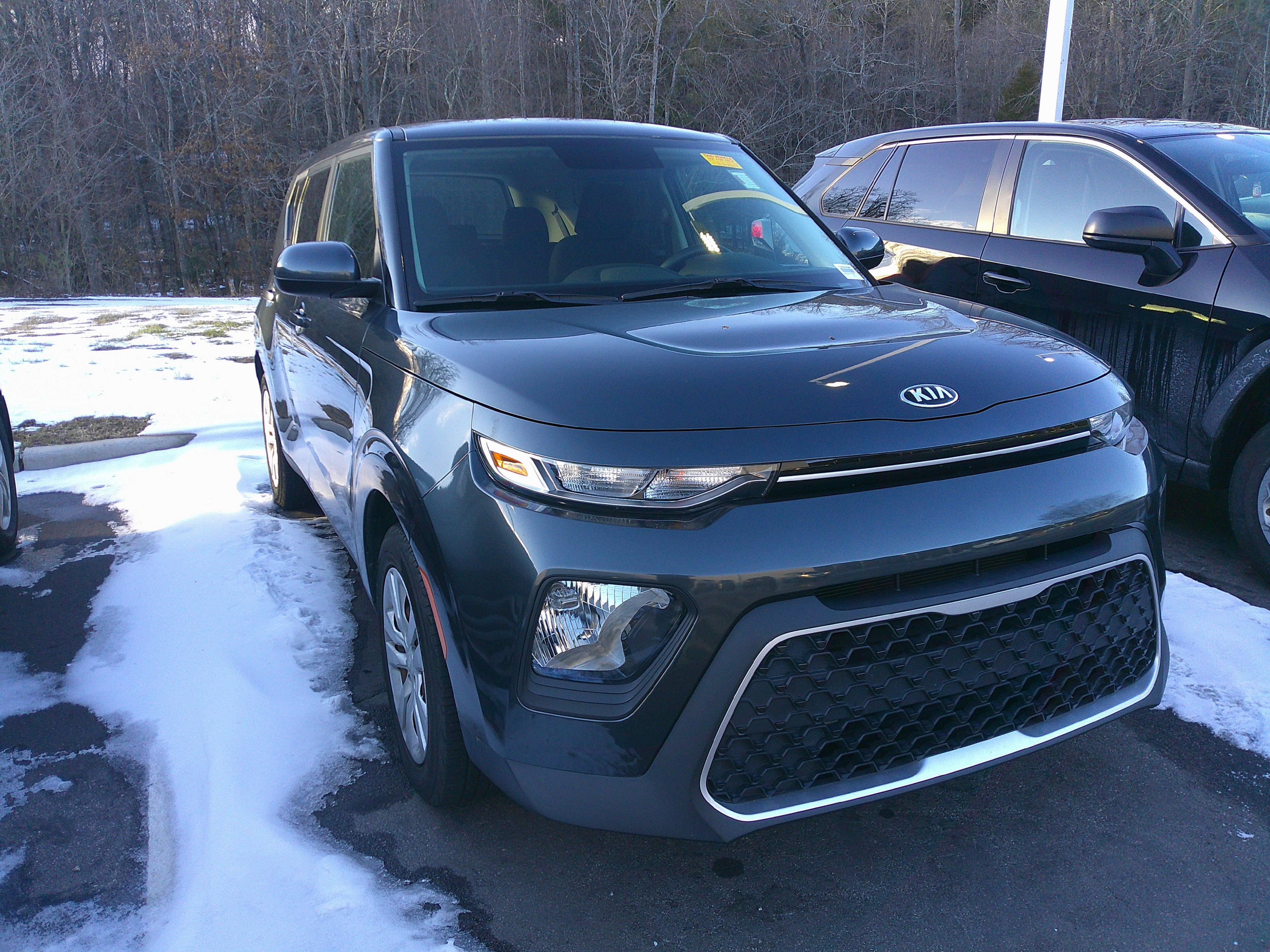 Used 2020 Kia Soul LX image 2