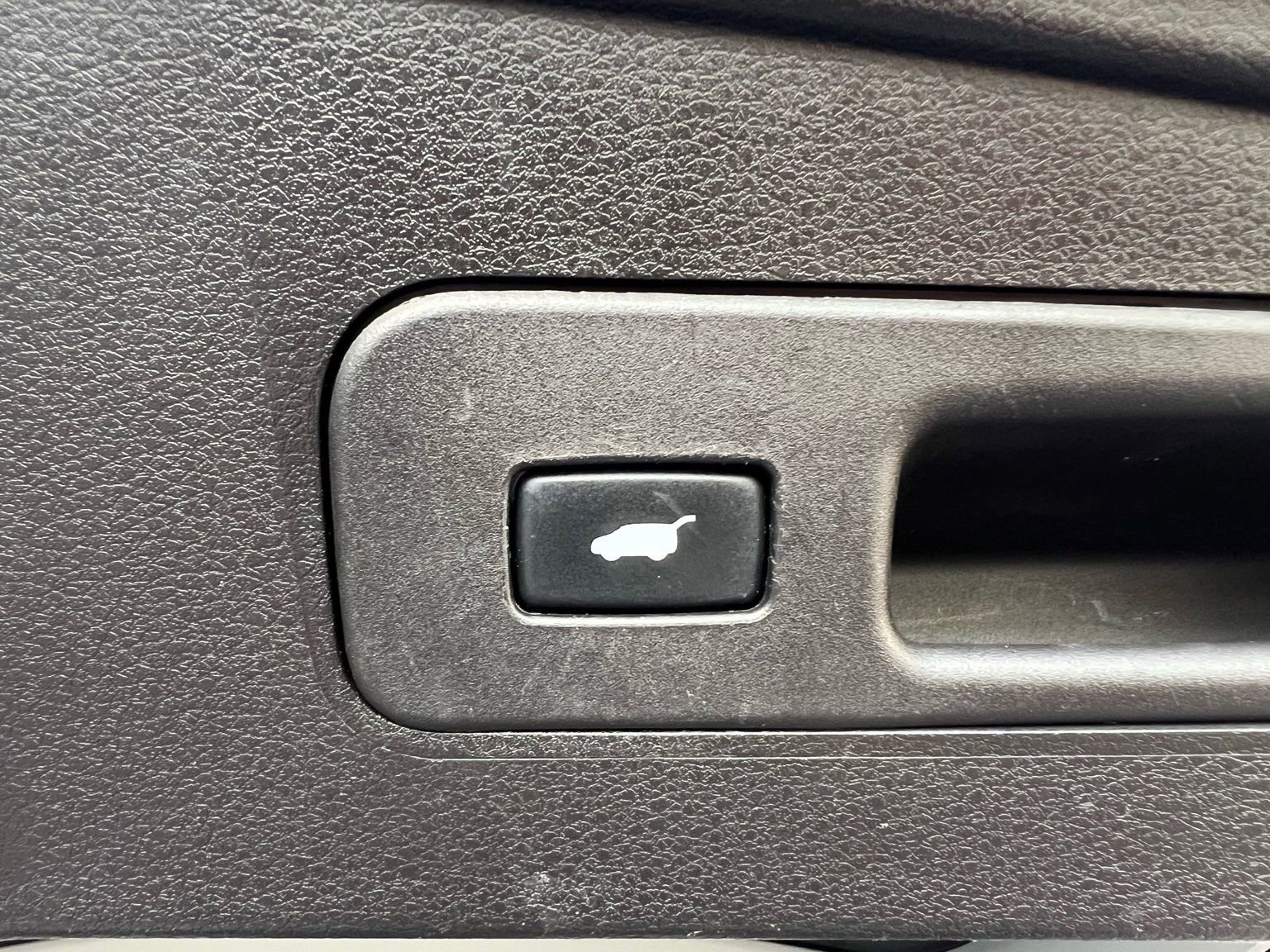 Used 2017 Acura MDX FWD image 19