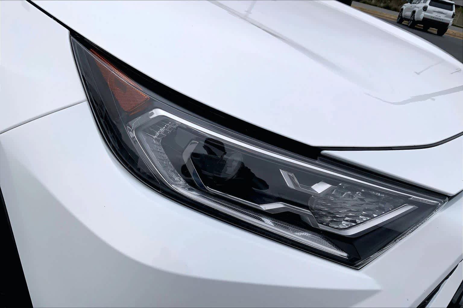 Used 2021 Toyota RAV4 XLE w/ Convenience Package AWD/4WD image 28