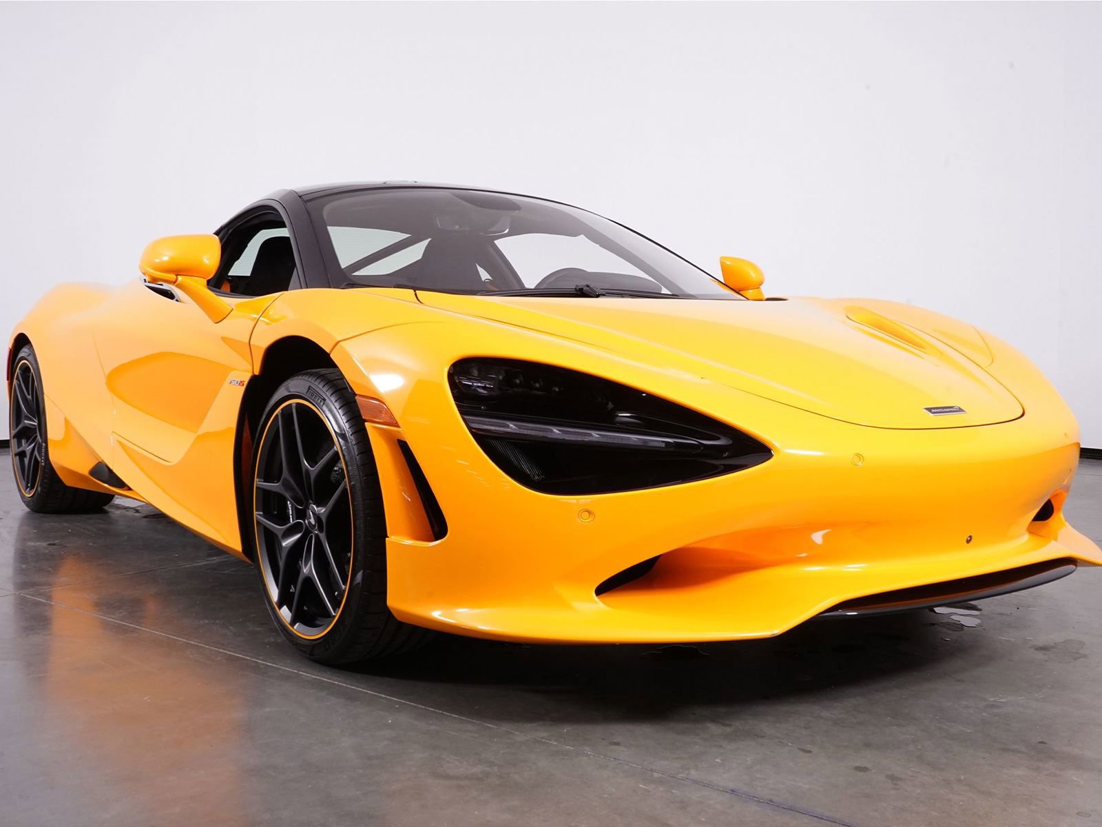 Used 2025 McLaren 750S image 17