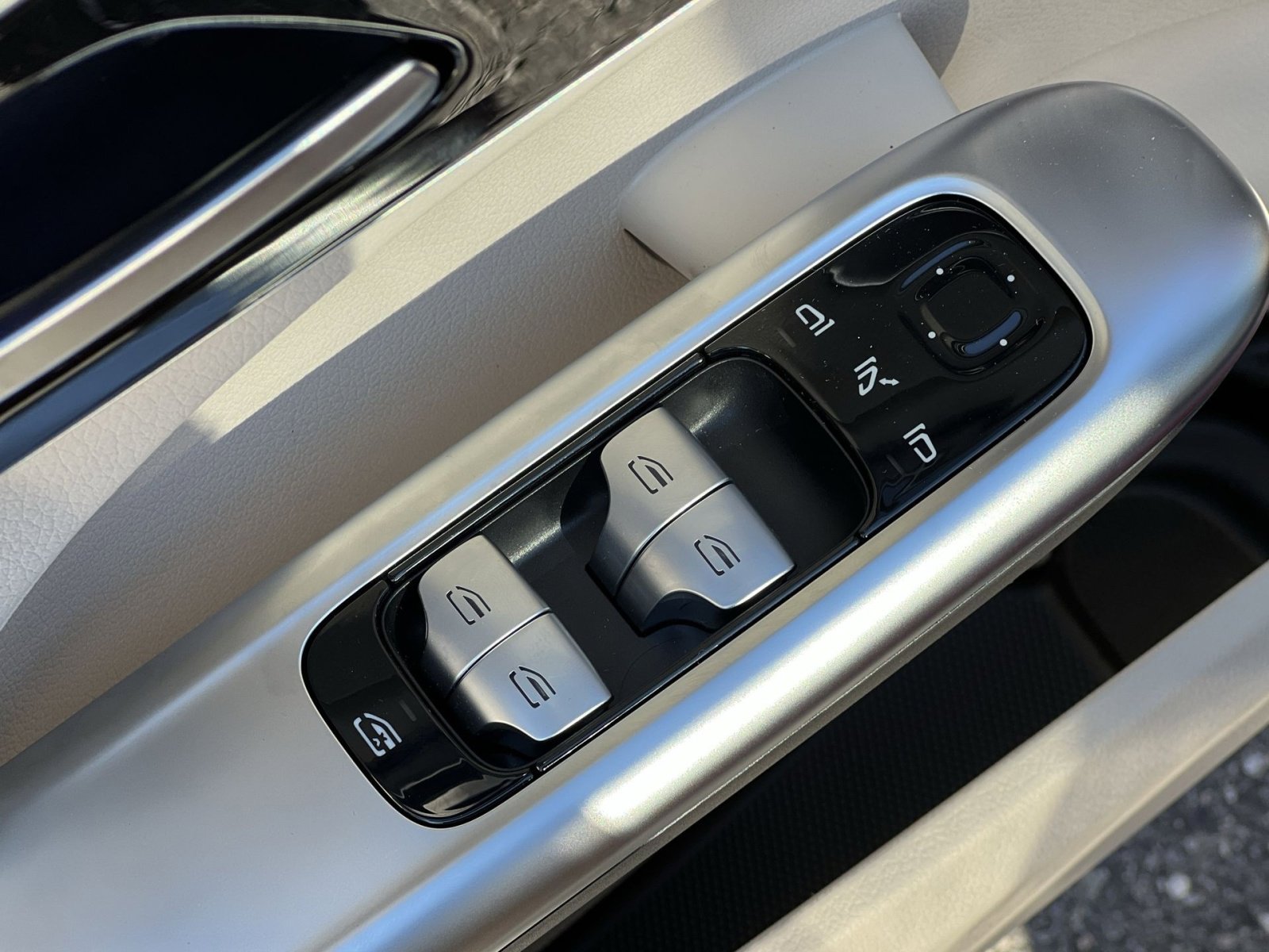 New 2026 Mercedes-Benz C 300 4MATIC Sedan image 13