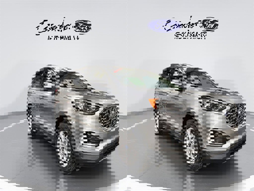 Used 2024 Ford Edge SEL image 2