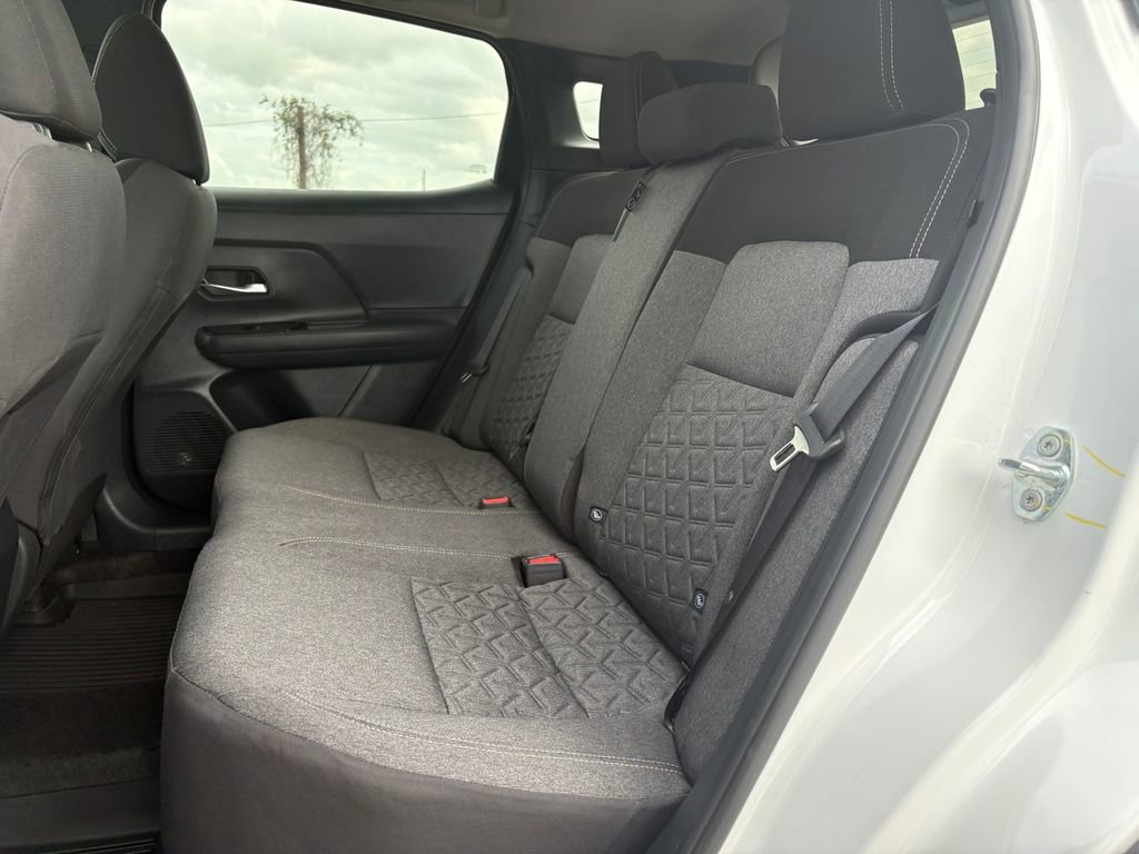 Used 2025 Nissan Kicks SV AWD/4WD image 14