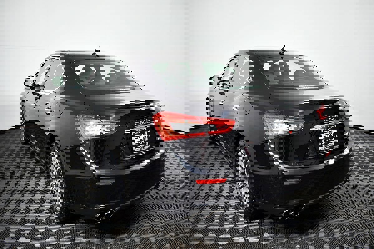 Used 2017 Maserati Ghibli image 12