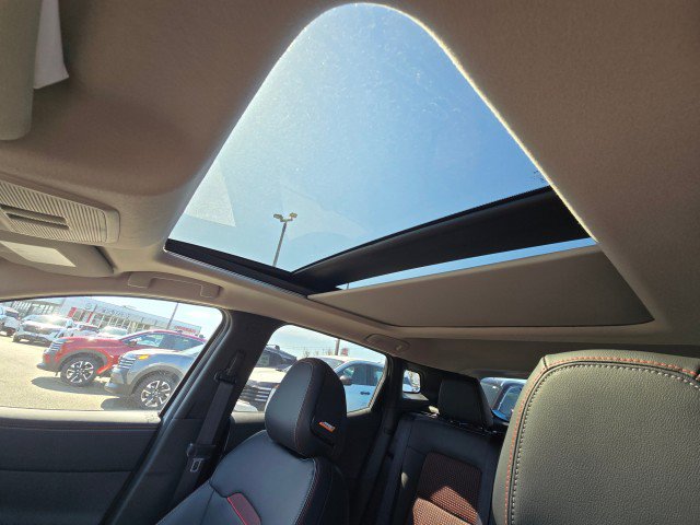 New 2025 Nissan Kicks SR w/ SR Premium Package image 26