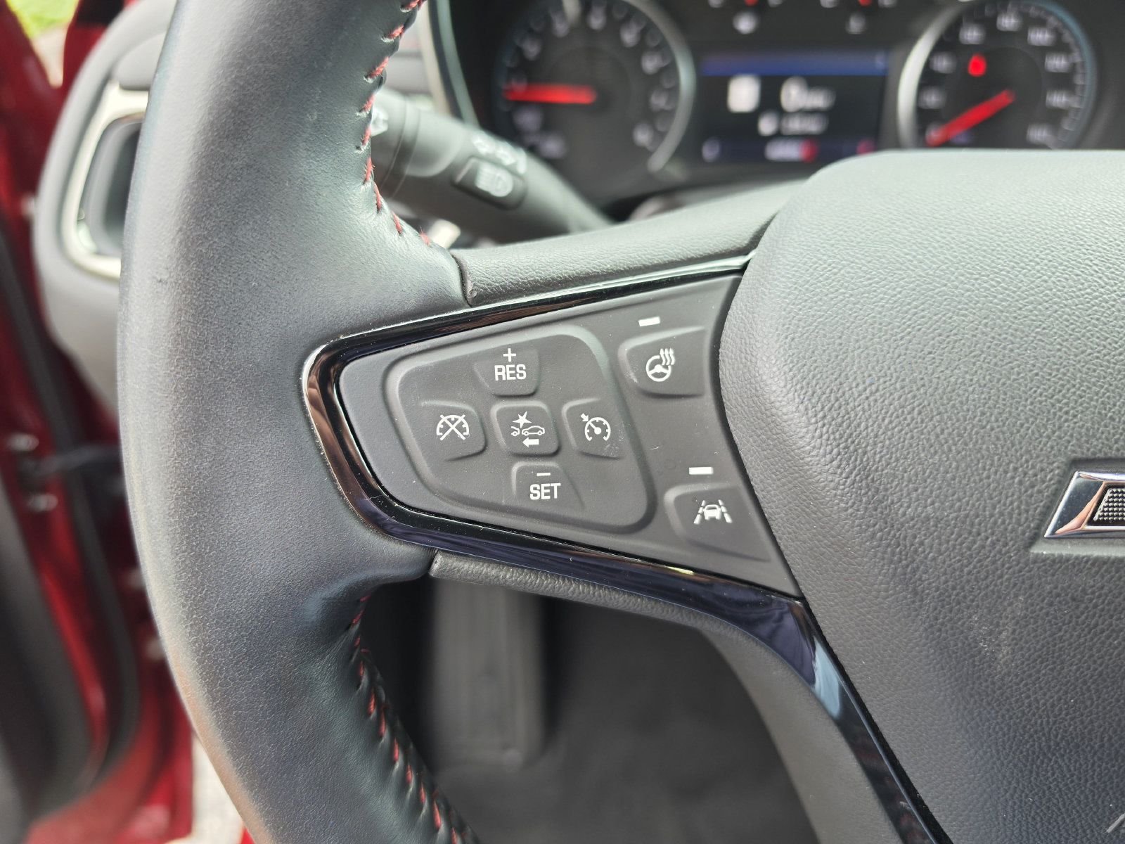 Used 2022 Chevrolet Equinox RS w/ RS Leather Package FWD image 34