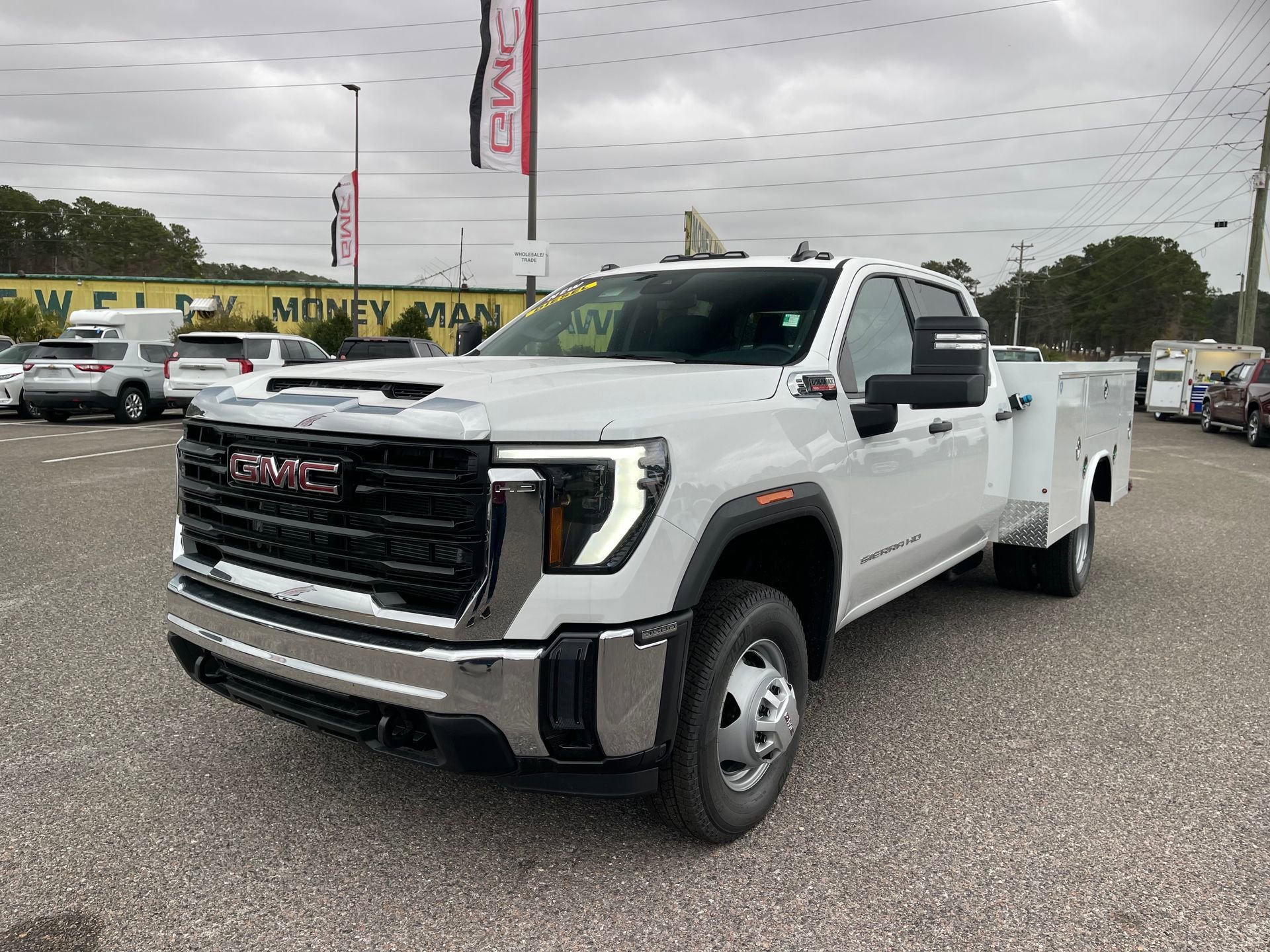 New 2026 GMC Sierra 3500 Pro w/ Convenience Package RWD image 44