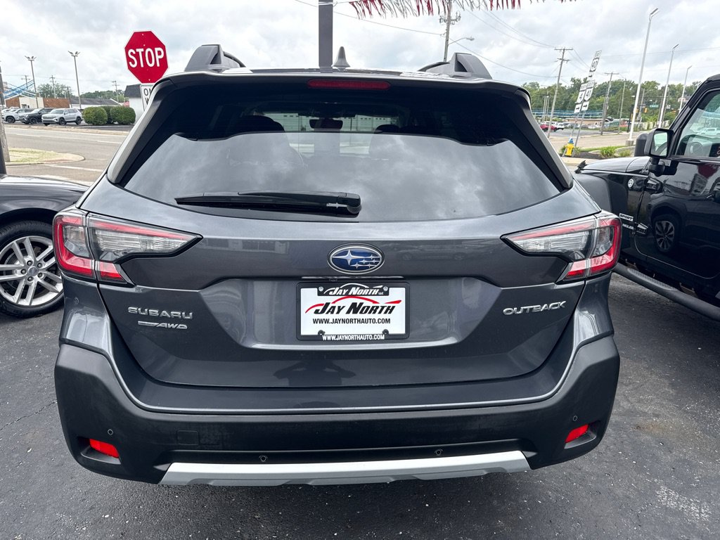 Used 2023 Subaru Outback Limited AWD/4WD image 6