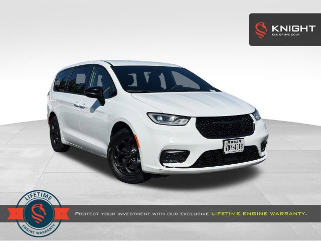 Used 2024 Chrysler Pacifica Limited