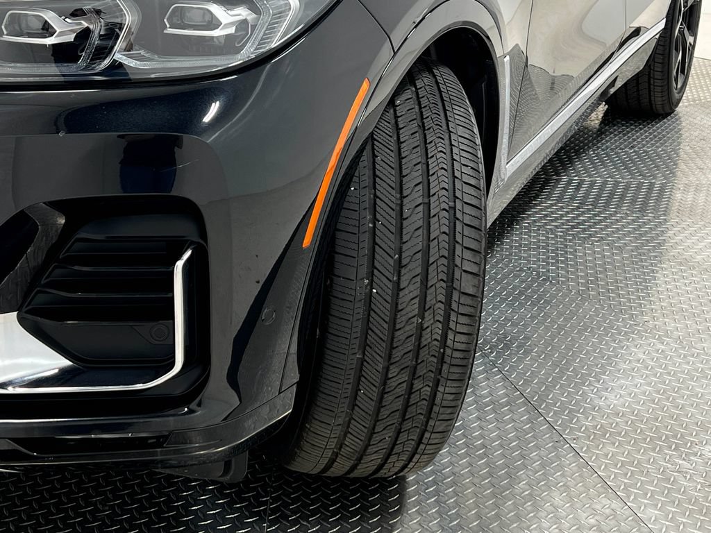 Used 2020 BMW X7 xDrive40i w/ Premium Package AWD/4WD image 41