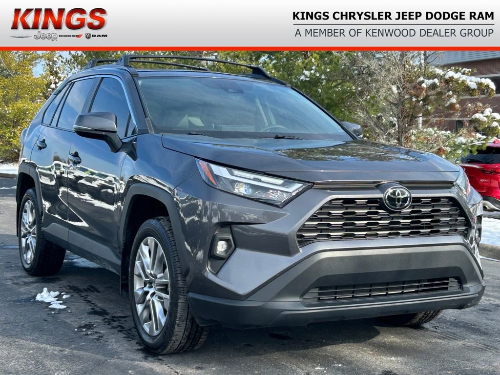 Used 2022 Toyota RAV4 XLE Premium image 1