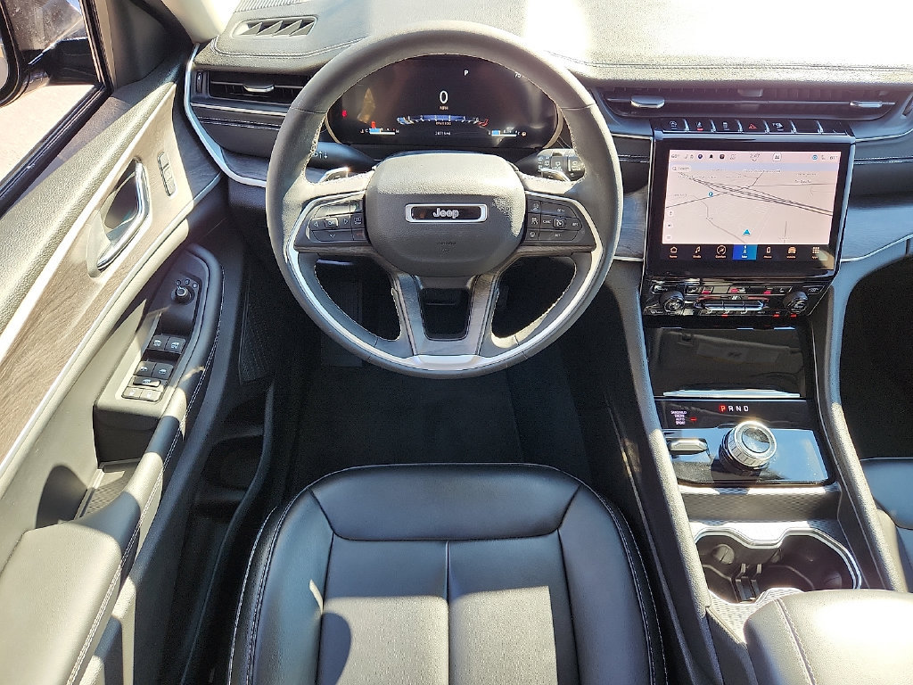 Used 2024 Jeep Grand Cherokee Limited AWD/4WD image 12