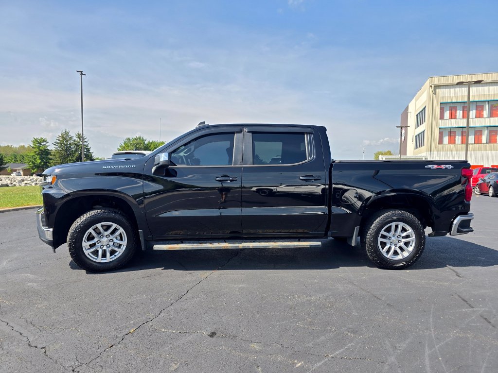 Used 2022 Chevrolet Silverado 1500 LT AWD/4WD image 5
