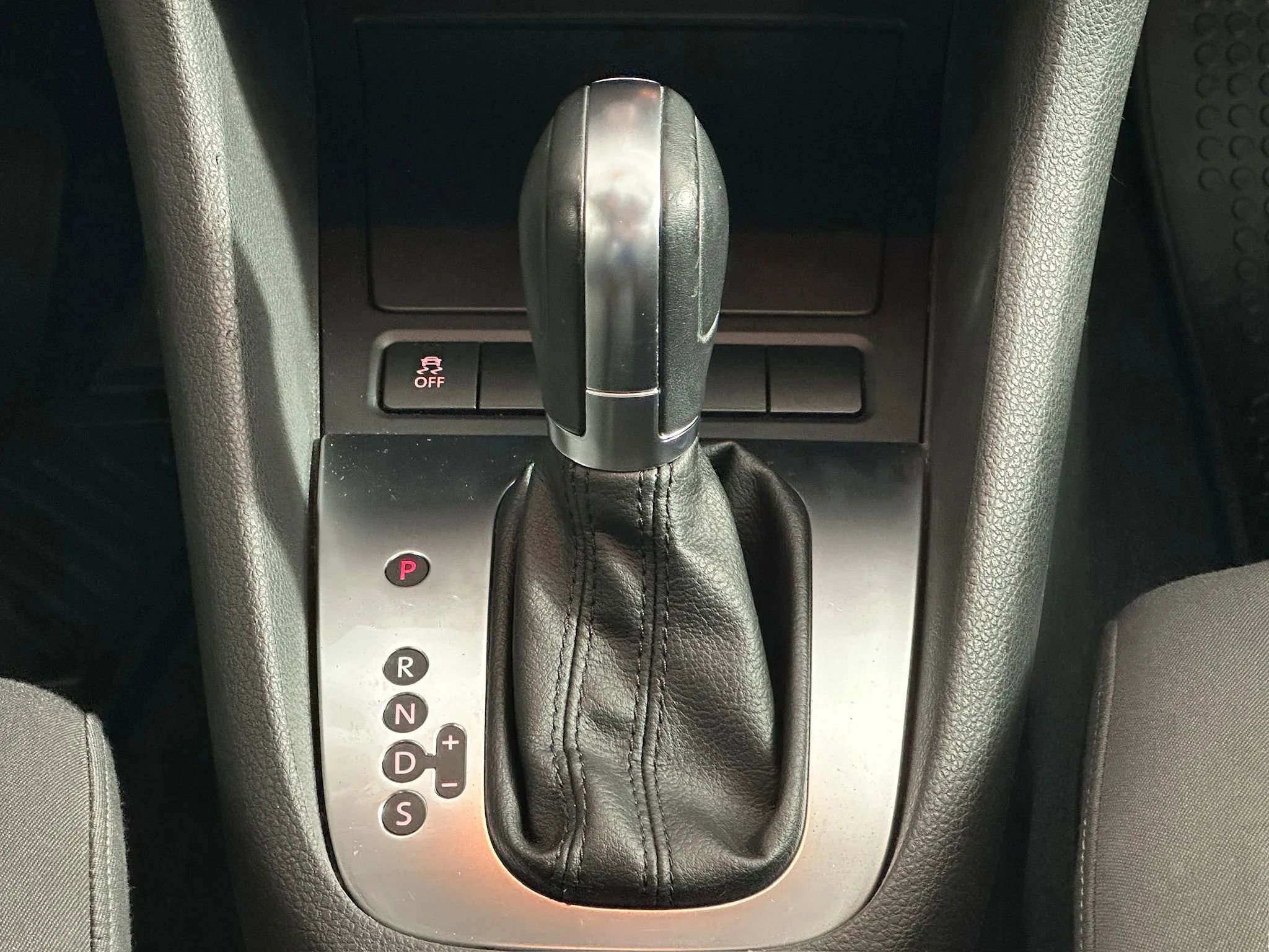 Used 2013 Volkswagen Golf 4-Door image 13