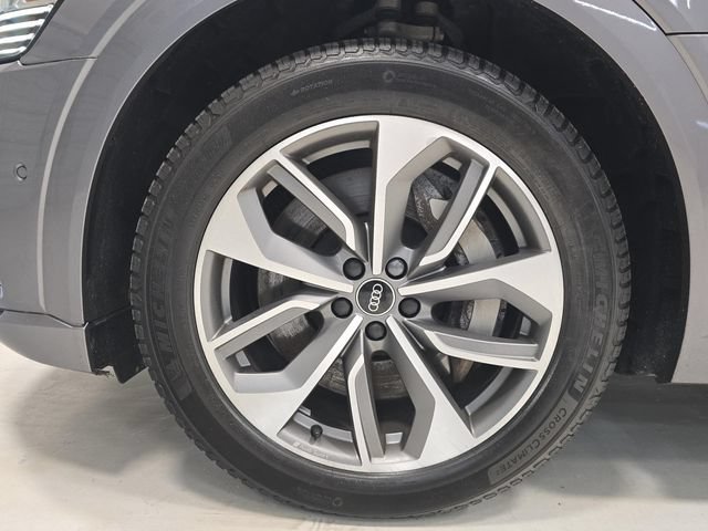 Used 2021 Audi e-tron Premium Plus w/ Premium Plus Package AWD/4WD image 9