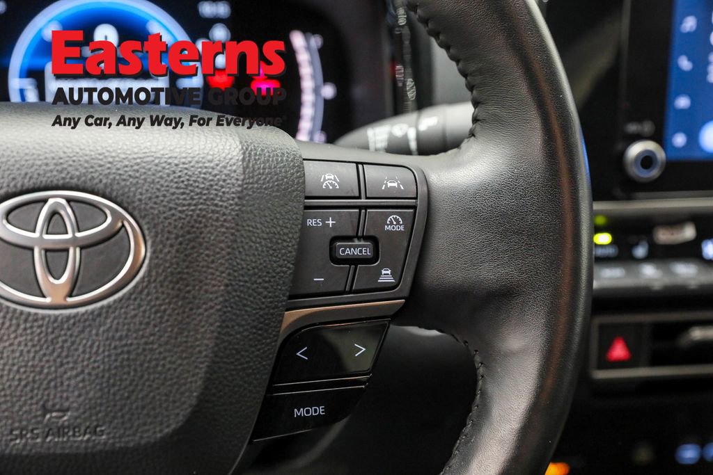 Used 2025 Toyota Camry LE w/ Convenience Package image 16