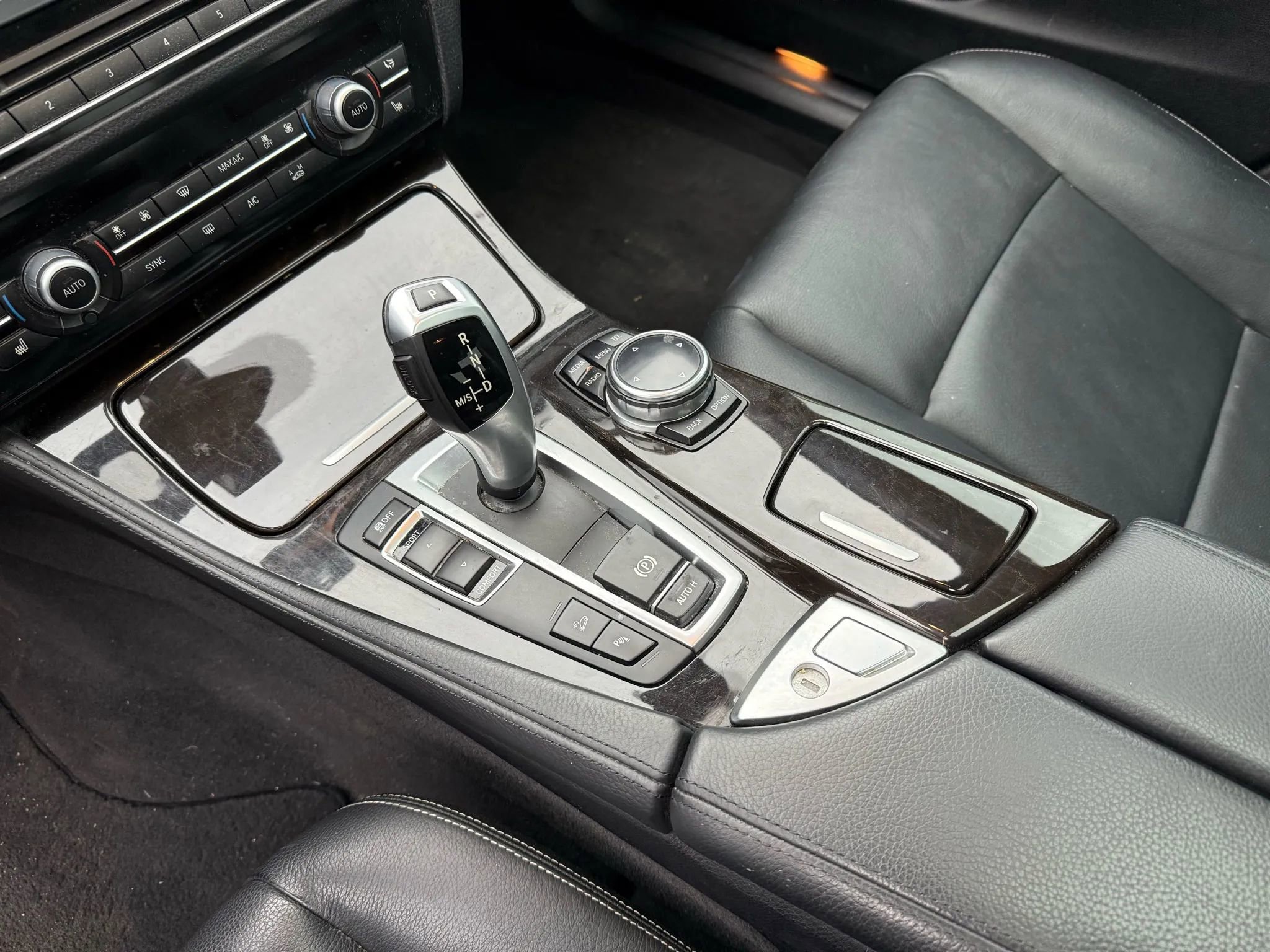 Used 2014 BMW 528i xDrive Sedan AWD/4WD image 21