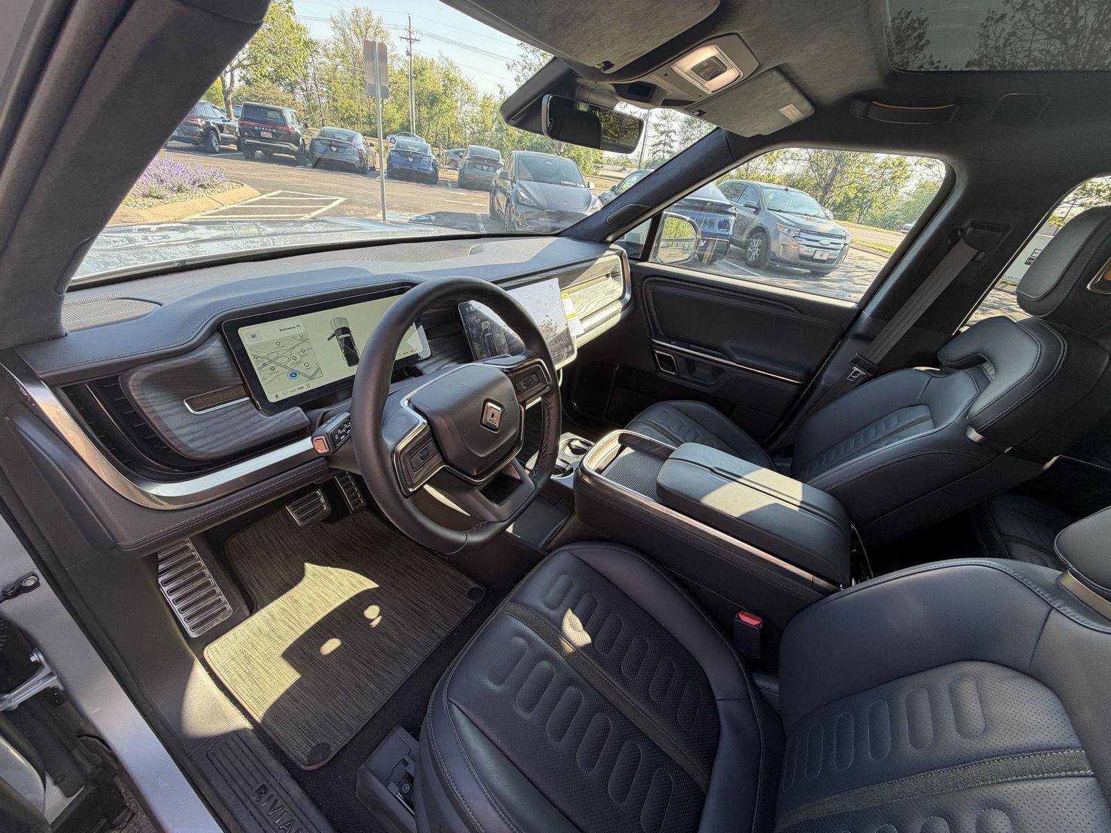 Used 2023 Rivian R1T Adventure image 14