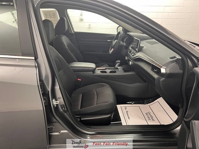 Used 2025 Nissan Altima 2.5 SV FWD image 40