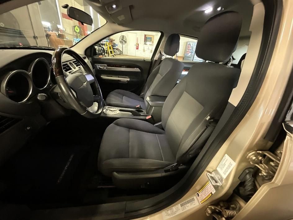 Used 2010 Chrysler Sebring Limited image 4